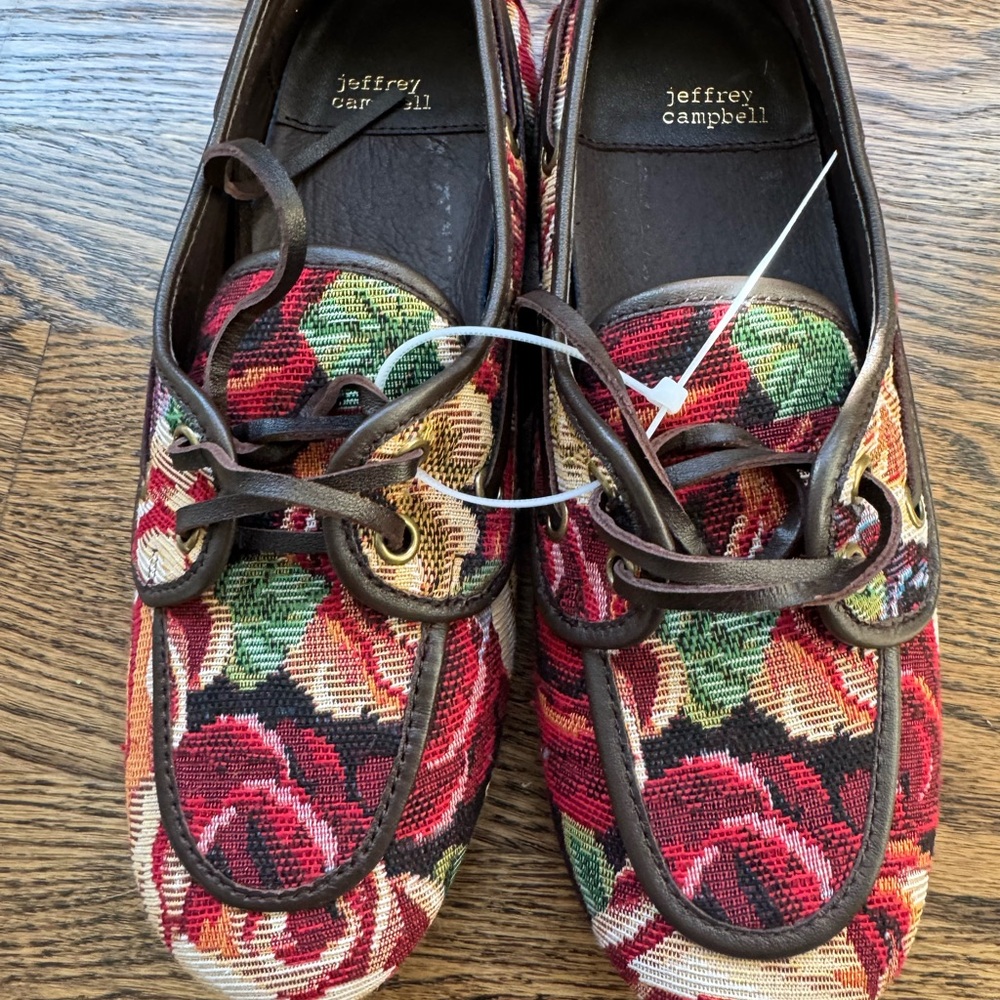 Jeffrey Campbell women’s boat shoes - Picture 3 of 4